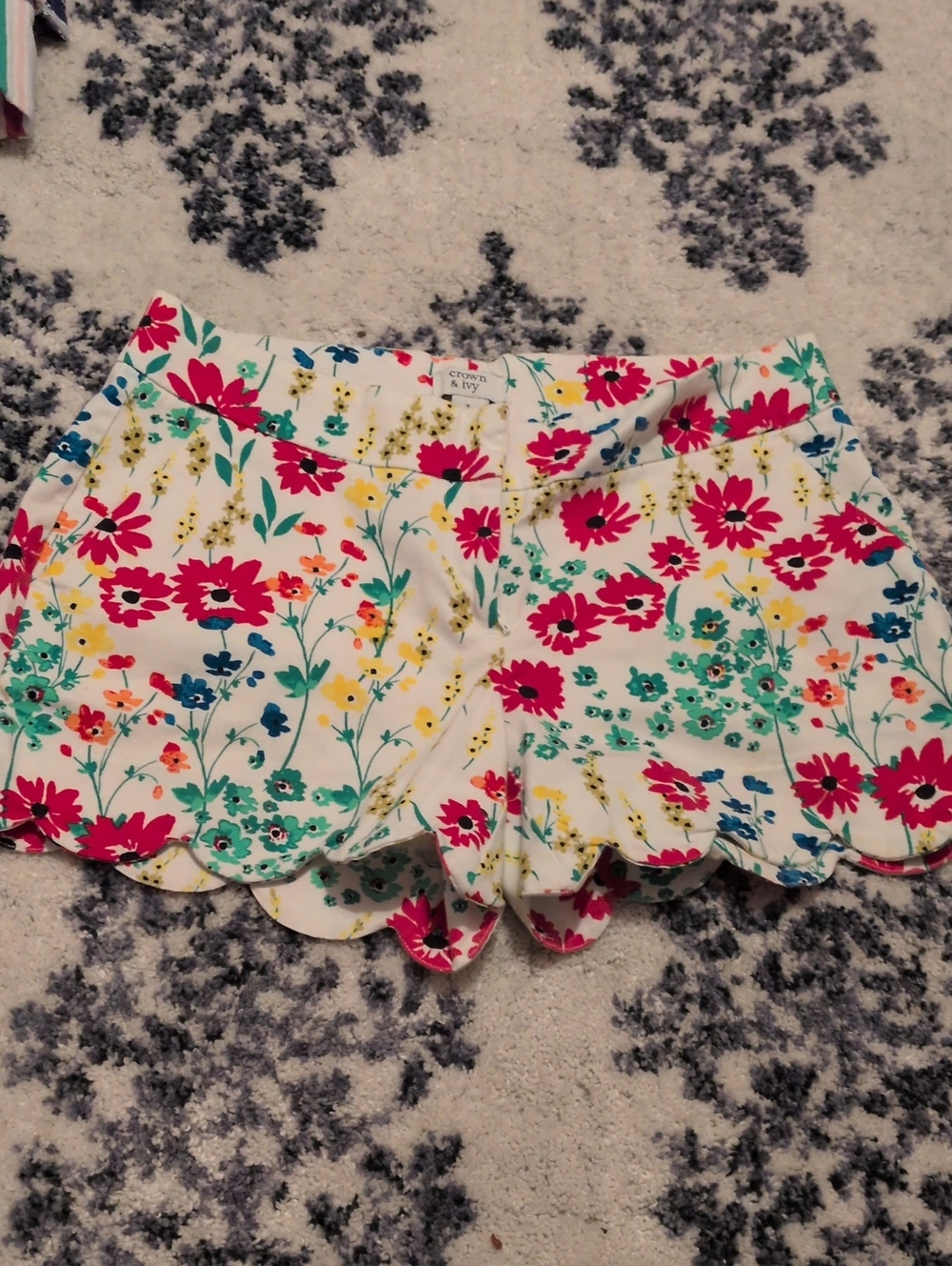 crown & ivy White Floral Scallop Hem Shorts with Pink & Teal Blooms